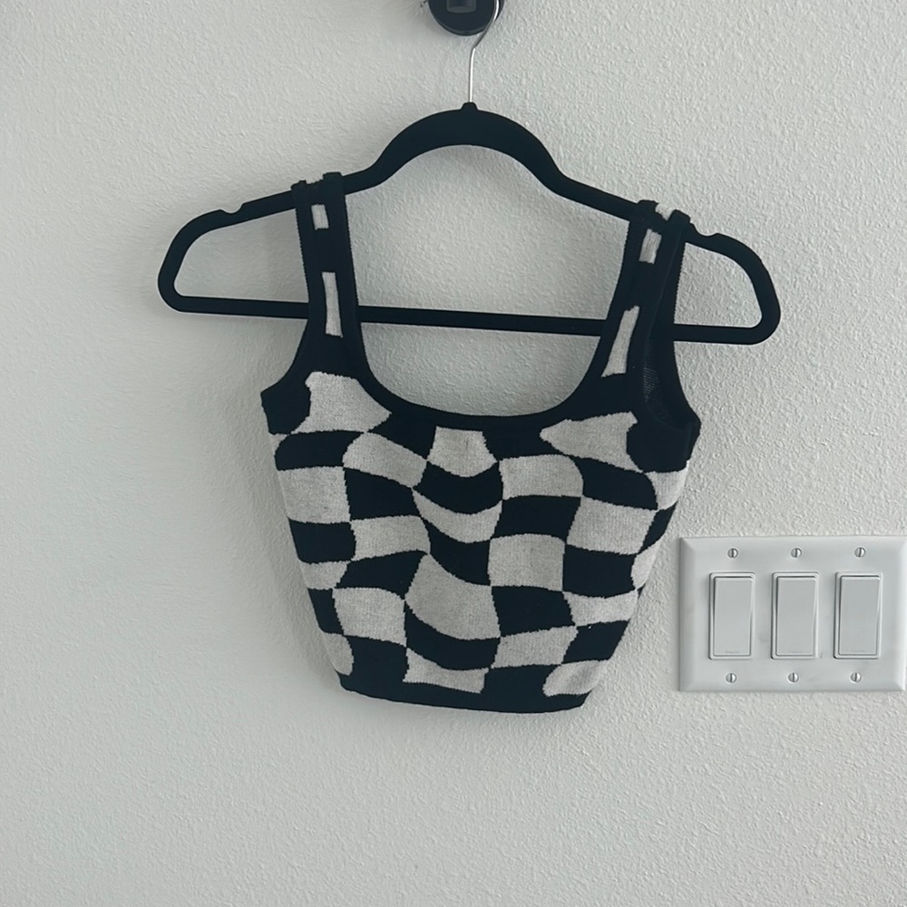 Crop top size small